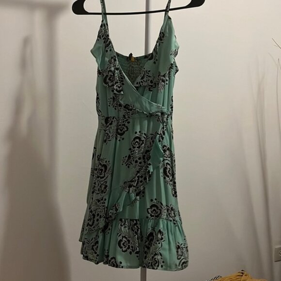 Short Summer Dress - Picture 1 of 2